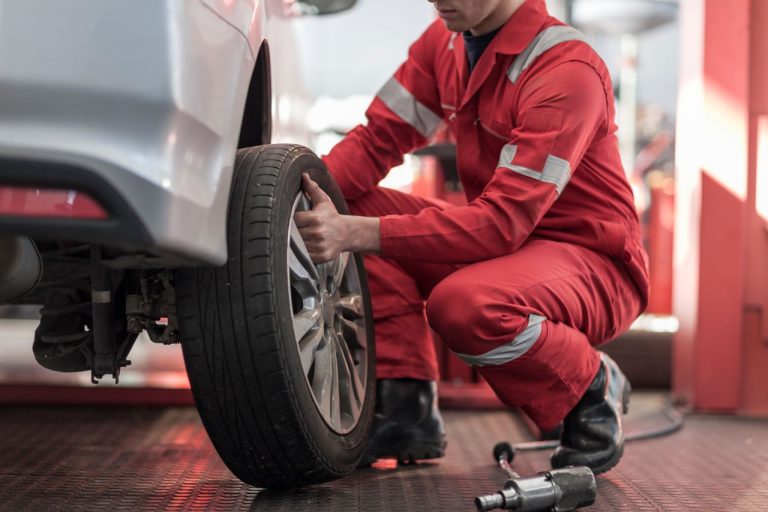 Tyre Maintenance Tips: The Benefits of Regular Tyre Replacements
