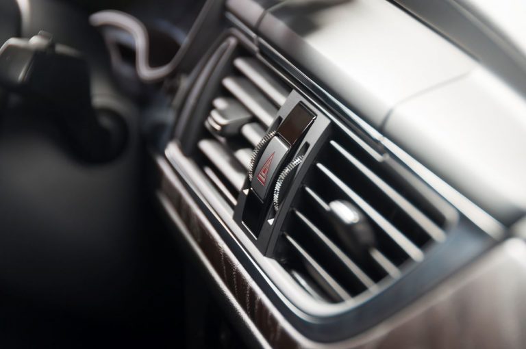 Top 4 Warning Signs Your Car Needs Air Con Servicing